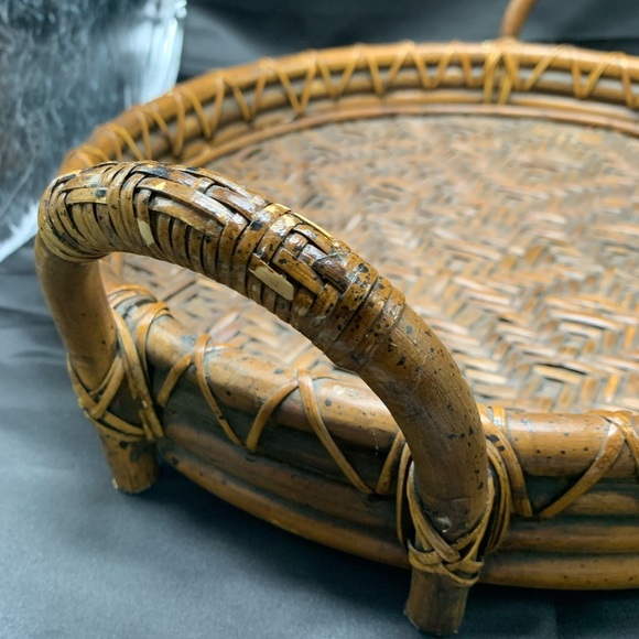 Vintage Large 17" Wicker rattan Round Centerpiece 3” Tray - Picture 5 of 7